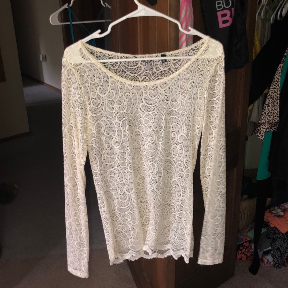 BKE Boutique long sleeve lace top